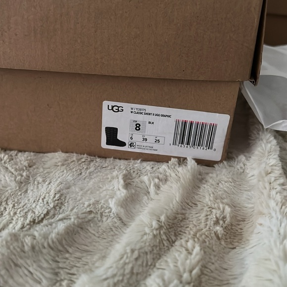 UGG boots - Picture 4 of 8